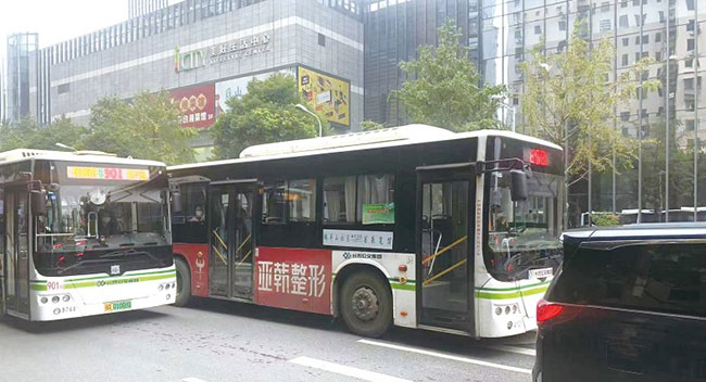 長(zhǎng)沙公交車廣告展示