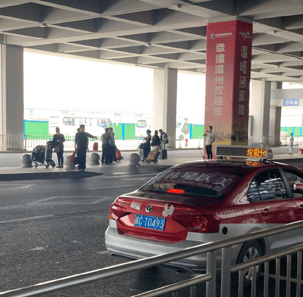 溫州出租車廣告價(jià)格多少錢(qián)？溫州出租車頂屏廣告出租車后窗貼廣告