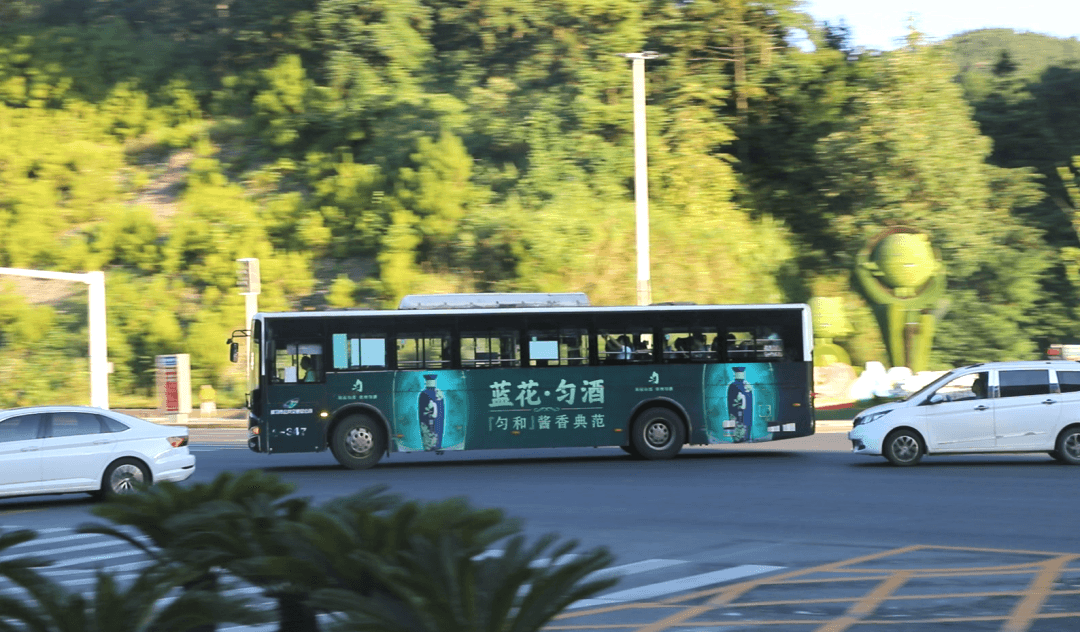 都勻公交車廣告價格收費多少錢？都勻公交車身廣告線路案例圖